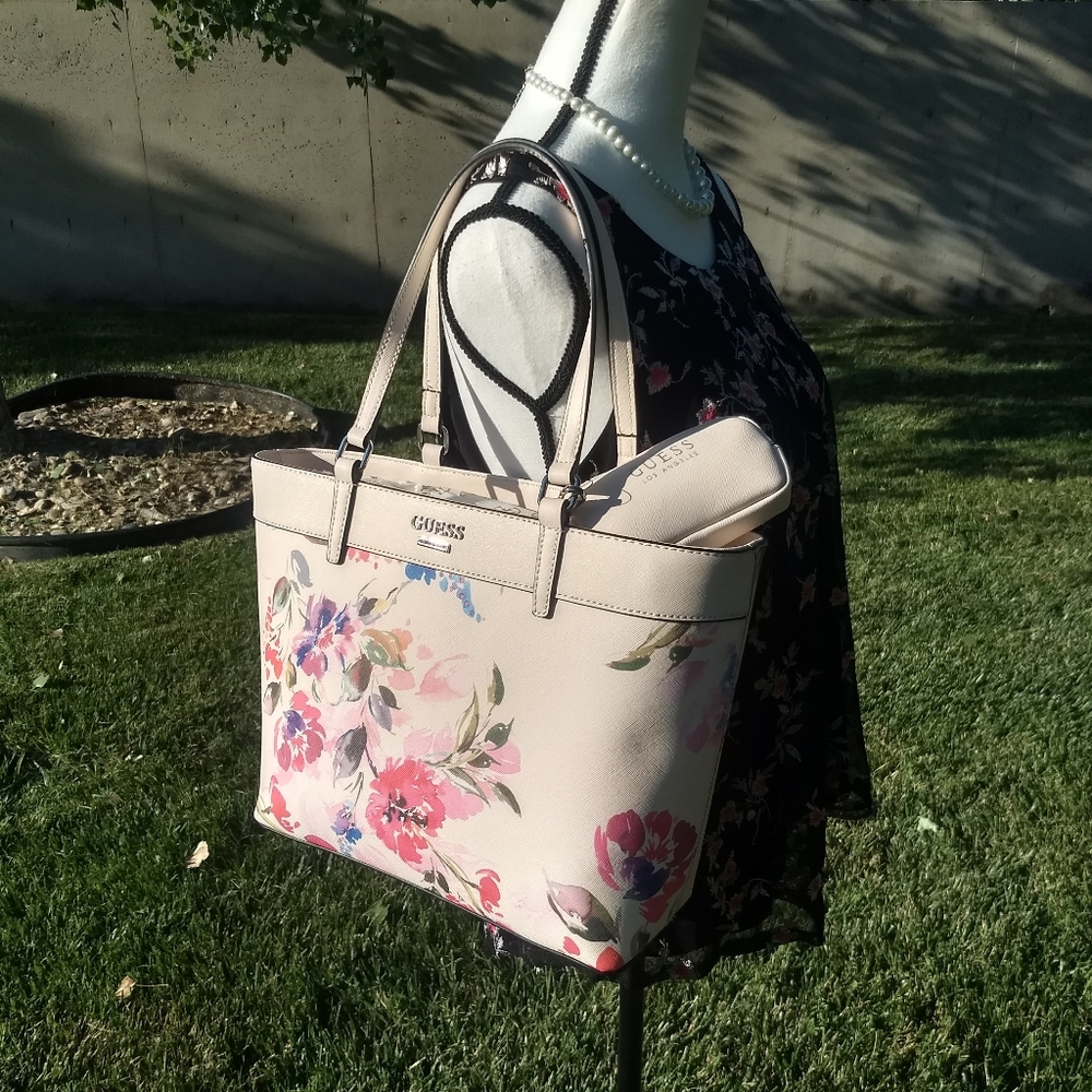 OUT Of STOCK Guess Pink Floral Garren Tote Set - Picture 2 of 13